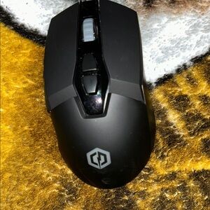 New Black Wireless Gaming Optical Mouse
ELITE M1-131